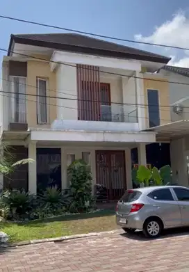 RUMAH MEWAH 2 LANTAI STRATEGIS DEPAN ARTOS DAN AKMIL MAGELANGi