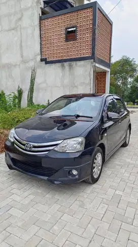 Etios Valco Low KM