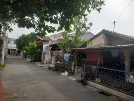 Rumah tua jual harga tanah saja lokasi strategis