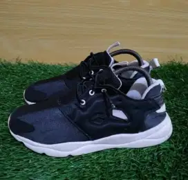 Sepatu Running Reebok Furylite size 40