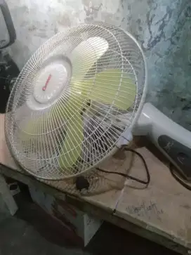 Dijual kipas dinding cosmos sprti gmbar y,bisa dianter