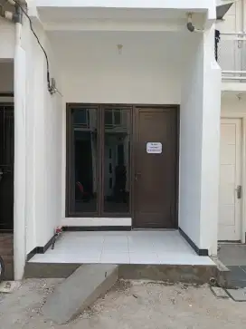 Dikontrakan Rumah Baru di Kansa Residence 2 lantai Jakarta Timur