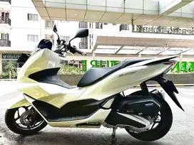 HONDA PCX CBS 160 TAHUN 2022 PUTIH MUTIARA