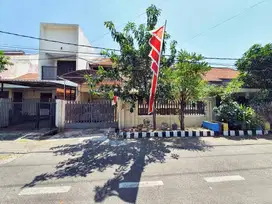 Rumah di Rungkut Asri Barat