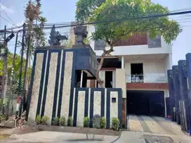 Rumah cantik kawasan jl Moh yamin Renon Denpasar