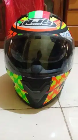 Helm full face merk NJS