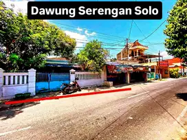 Rumah induk plus kost pinggir jalan utama serengan solo