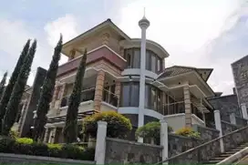 Rumah keren Siap huniTown House Cisitu IndahView kota Bandung