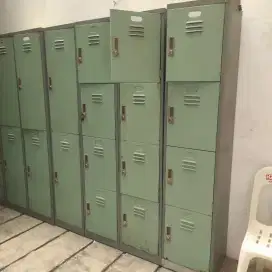 Locker 4 pintu merk LION loker lion locker LION locker bekas