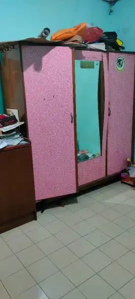 Jual satu set lemari dan ranjang jati