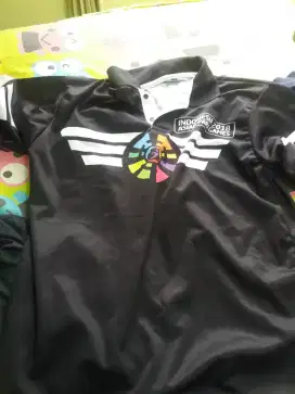 2 baju training untuk olahraga