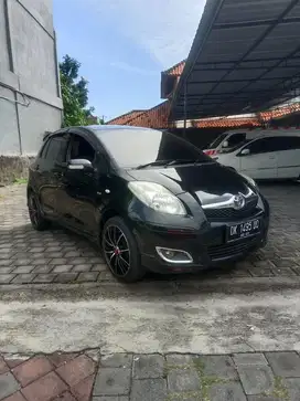 Yaris E 2010 manual,low km