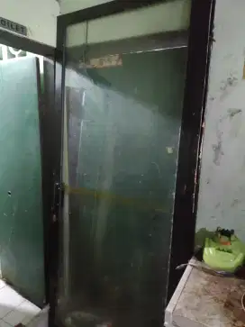 Dijual Kaca Etalase Pintu depan Untuk Toko