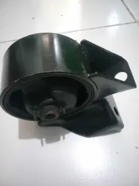 Engine mounting hyundai tucson