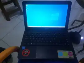 Laptop Asus e202s