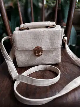 Tas kecil tali sling