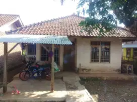 Dijual tanah beserta rumah nya