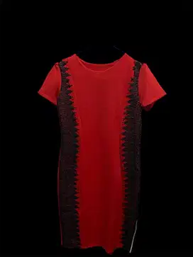 Dress merah list hitam