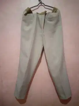 Celana coklat wanita