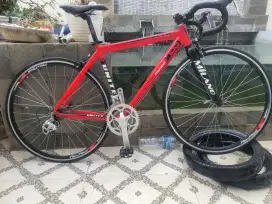 Sepeda balap roadbike united milano