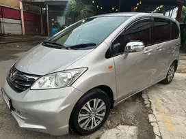 Honda FREED SD AT 2012 Istimewa