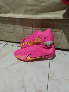 Sepatu bola Nike air zoom size 43