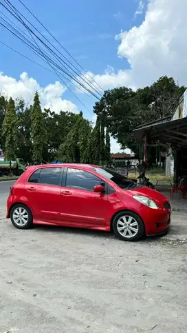 Yaris E 2006 1.5 m/t