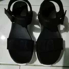 Sandal merk Beebob size 39 warna hitam