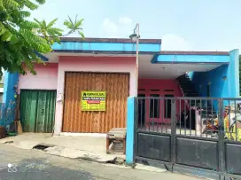 Di jual Rumah pribadi 2lantai.