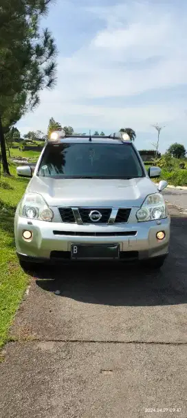 Nissan X trail 2.5 XT at