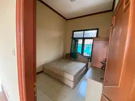 Jual cepat rumah luas di komplek permata Arcamanik