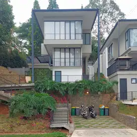 DIJUAL RUMAH VILLA MEWAH DI DAGO PAKAR TIMUR, CIBURIAL. BANDUNG UTARA