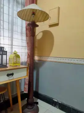 LAMPU HIAS JATI
