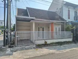 Dijual rumah posisi hook hadap dua sisi