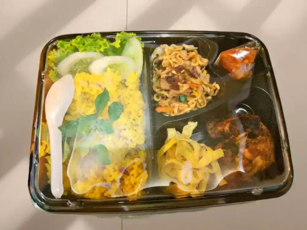 Bento Nasi Kuning Ayam Bakar Presto