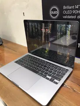 macbook pro 2020 i7