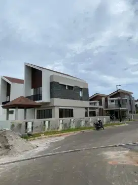Rumah siap huni 2 lantai di Podomoro Golf View Tapos Depok