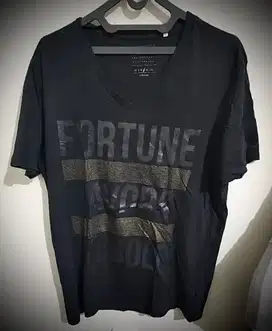 Kaos Pria Guess Keren !