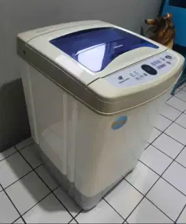 Mesin Cuci 9 kg Samsung WA90F4 Bekas rasa Baru