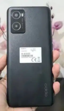 Oppo A76 warna hitam 6/128 masih mulus segel normal tanpa kendala