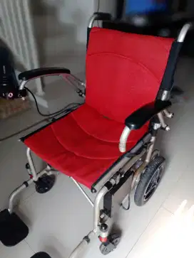 Kursi Roda Listrik (elektrik)