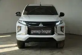 Mitsubhisi Triton ultimate 2023 putih