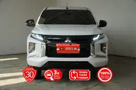 Mitsubishi Triton Ultimate DC double cabin 4WD matic AT 2023 putih