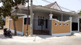 Jual Murah BU. Rumah Pojok hadap Selatan, Barat Puri Indah Sidoarjo