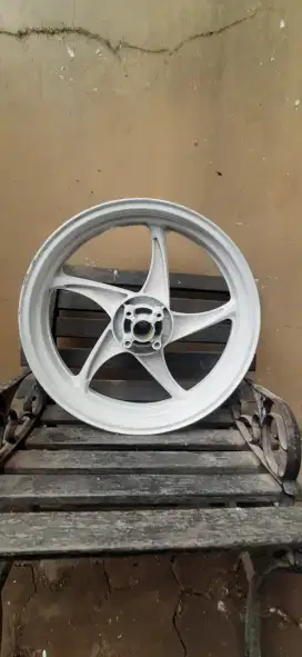 Velg Belakang Ring 17  tapak lebar 5 ins cocok untuk ninja dll