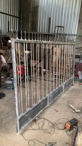 Pintu pagar rumah minimalis baru