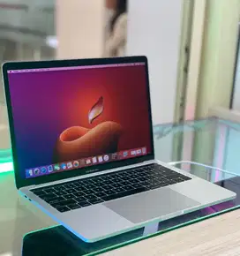 Macbook Pro 13 2018 i7 - 16/512