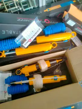 Shock absorber provender buat mobil Toyota Fortuner vrz depan blkg
