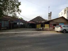 Di jual tanah dan bangunan dipinggir jalan