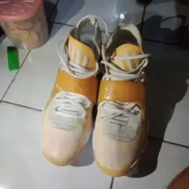 Jual sepatu merek ya nike